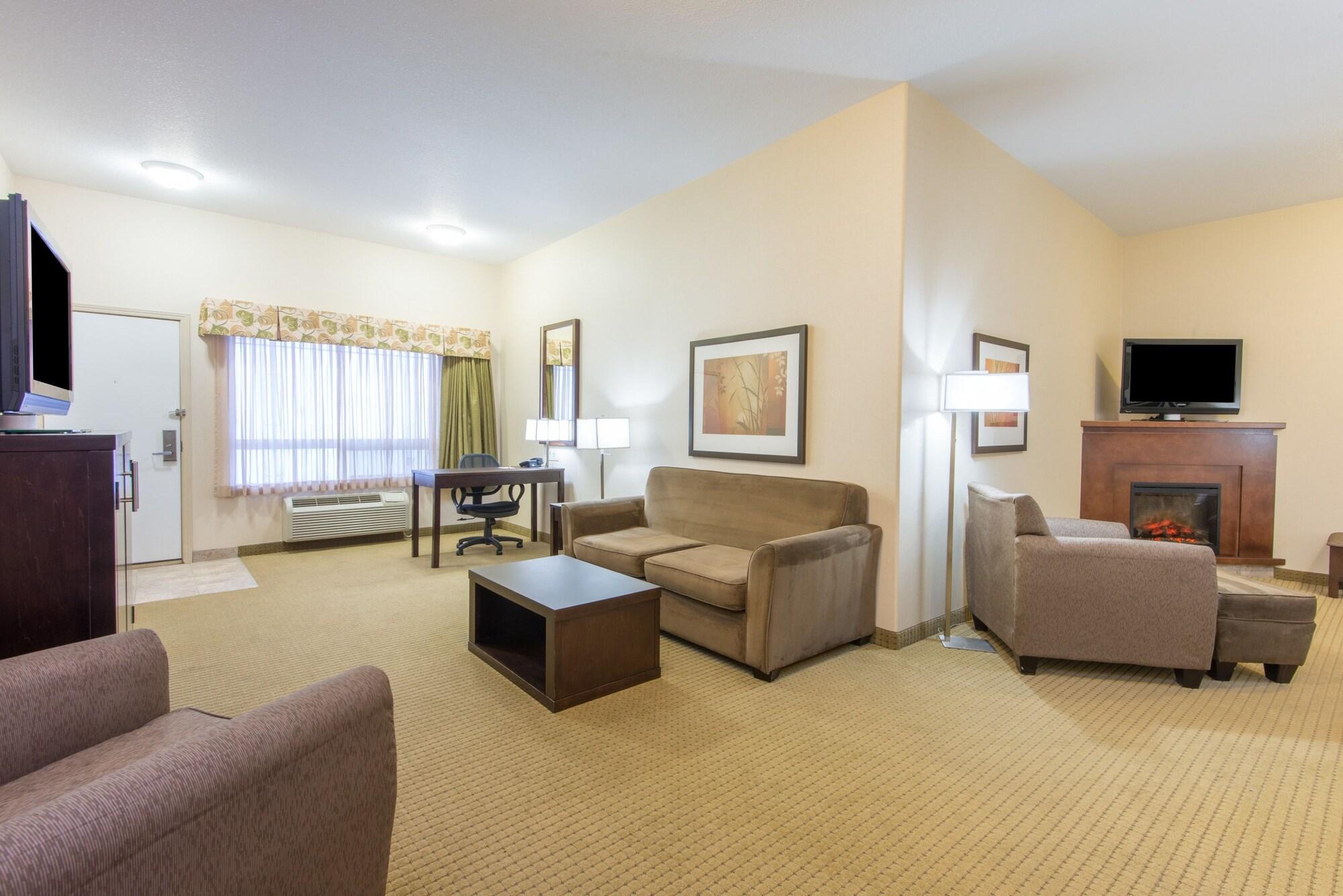 Ramada By Wyndham Lac La Biche Exterior photo