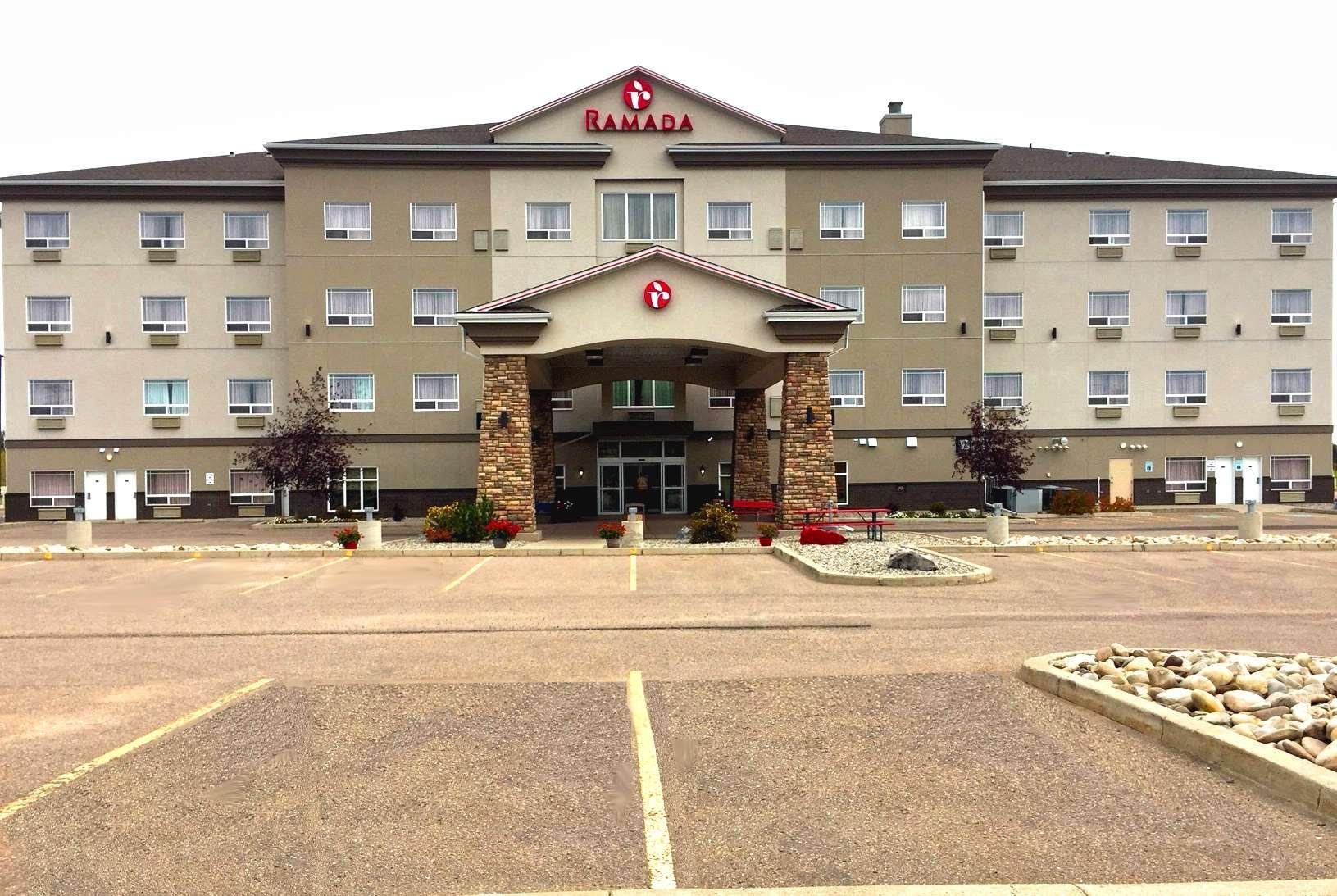Ramada By Wyndham Lac La Biche Exterior photo