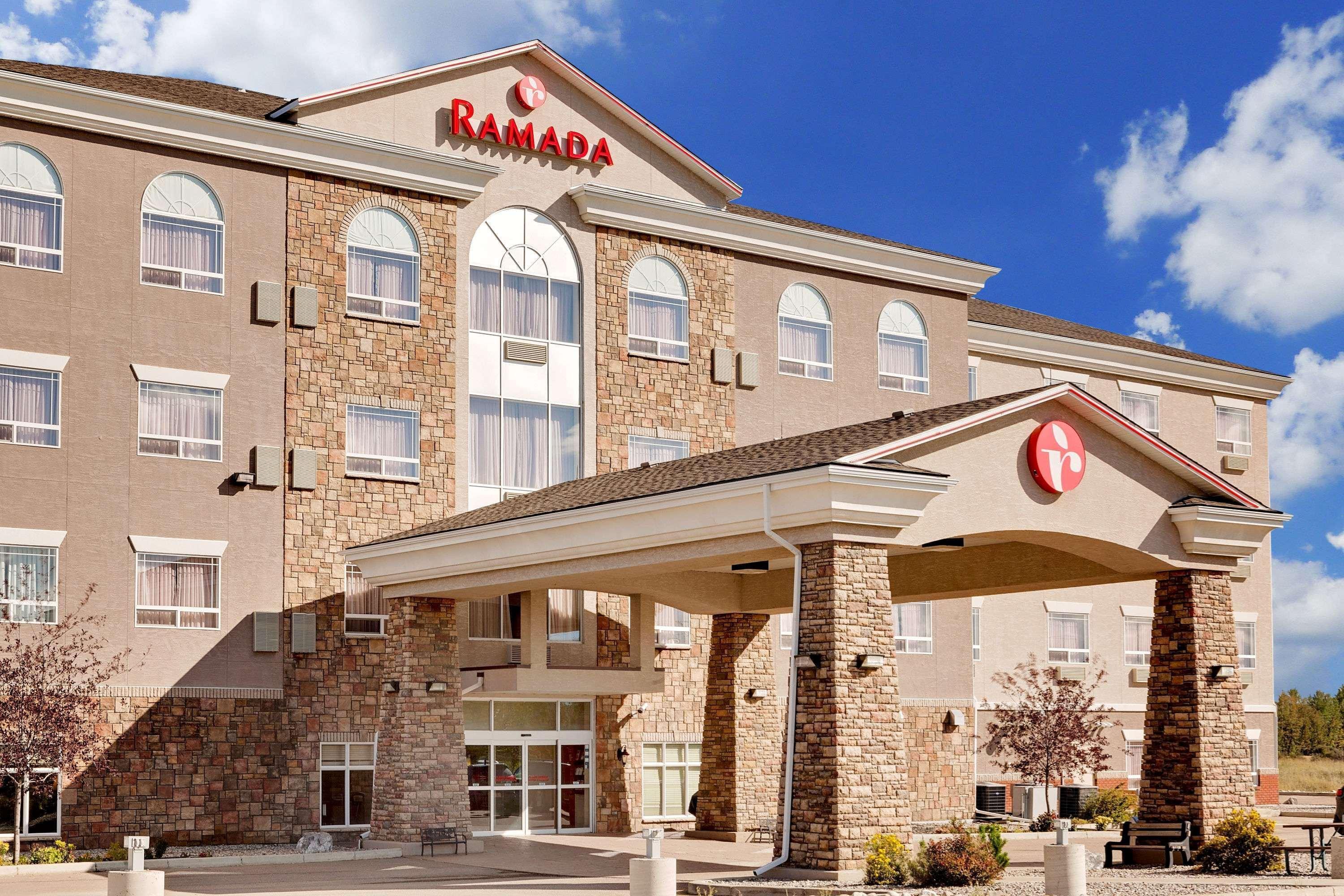 Ramada By Wyndham Lac La Biche Exterior photo