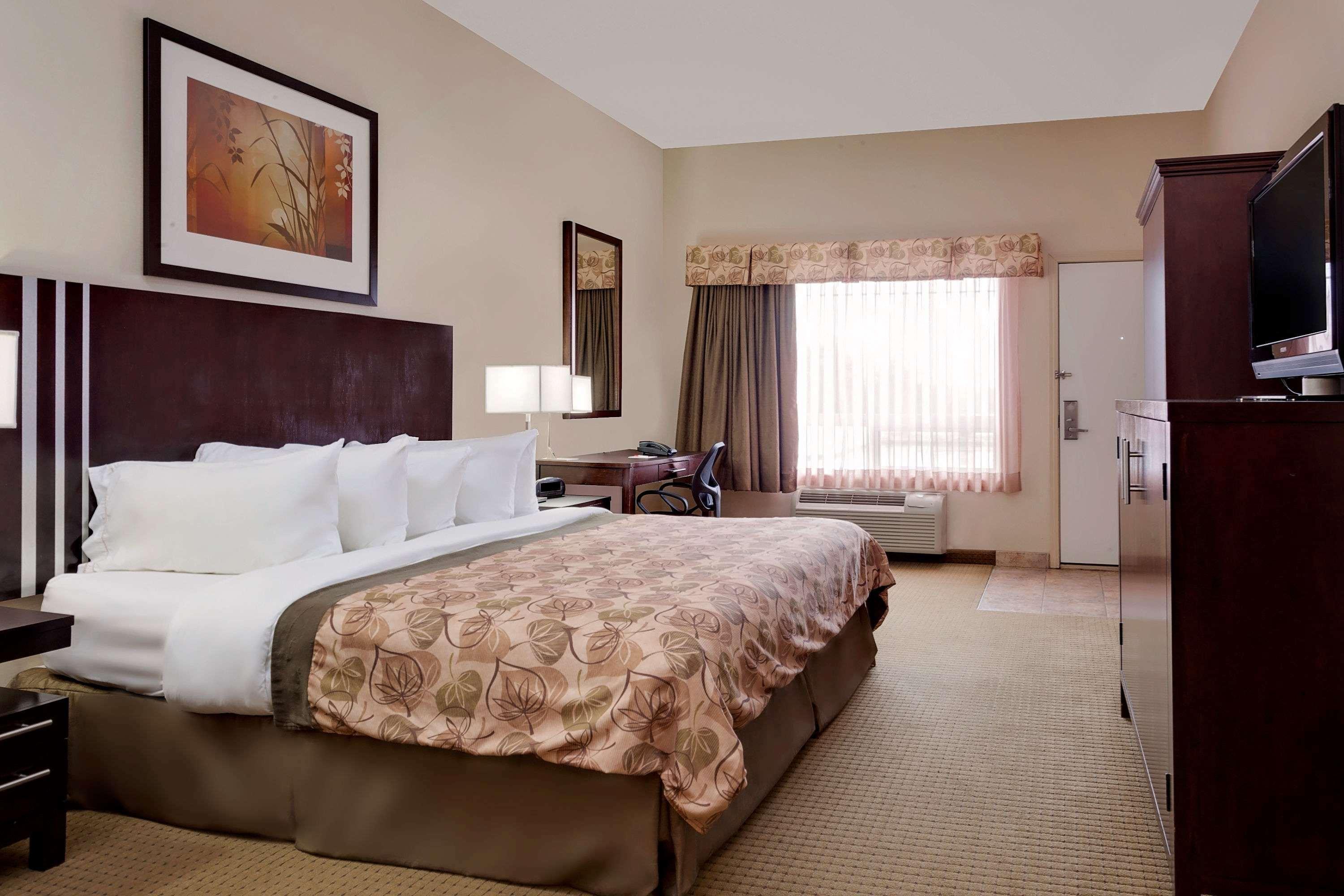 Ramada By Wyndham Lac La Biche Exterior photo