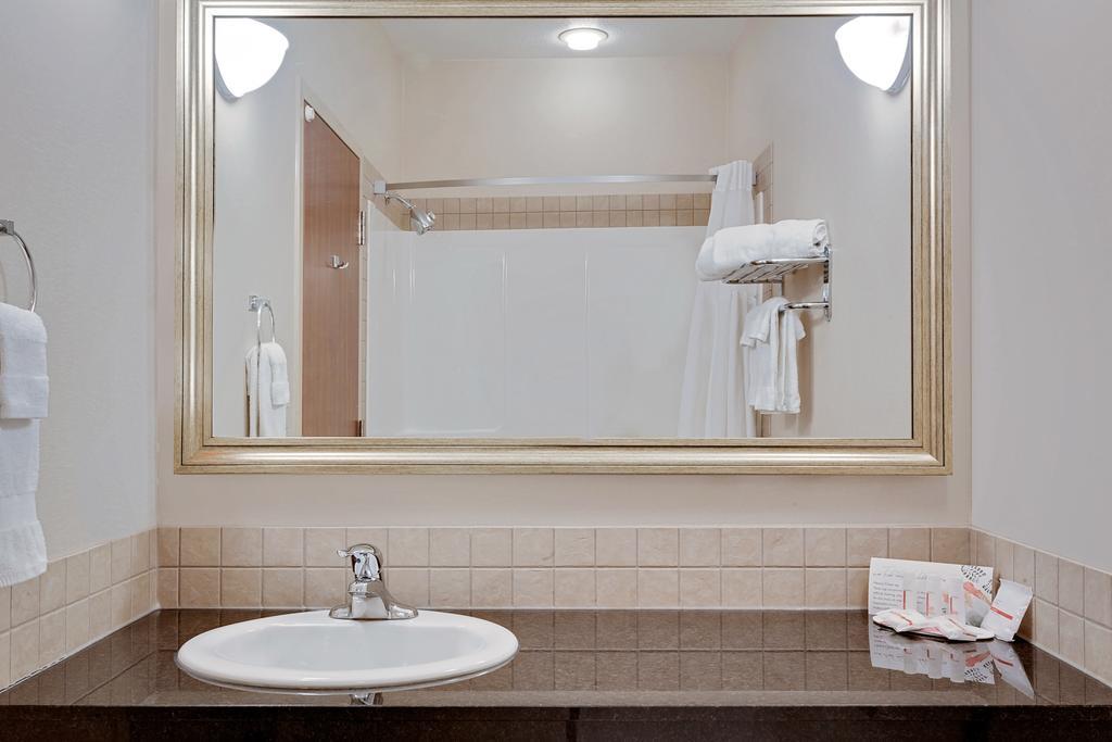 Ramada By Wyndham Lac La Biche Exterior photo
