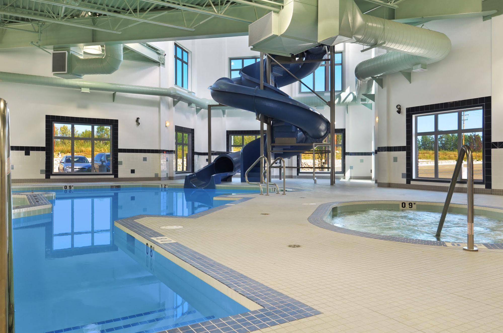 Ramada By Wyndham Lac La Biche Exterior photo