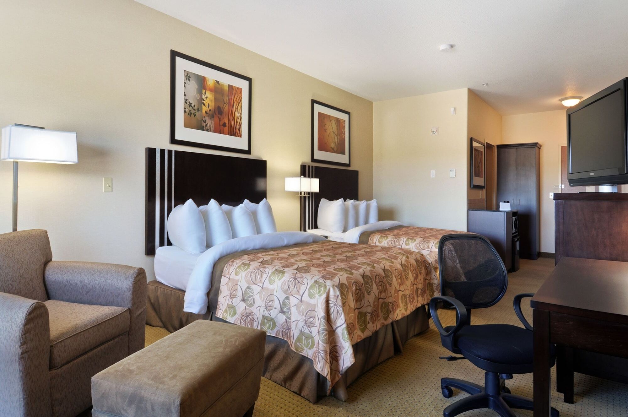 Ramada By Wyndham Lac La Biche Exterior photo