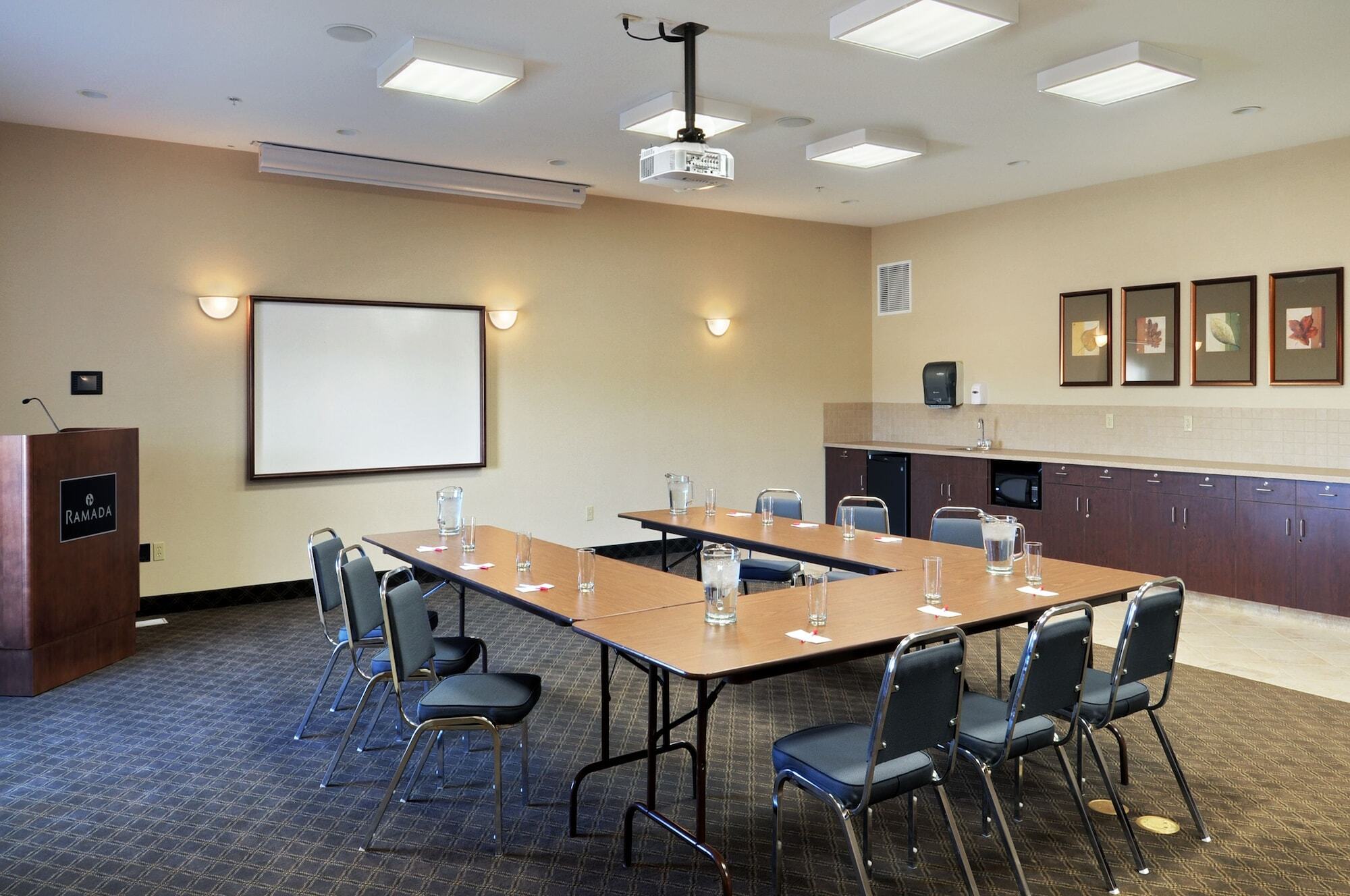 Ramada By Wyndham Lac La Biche Exterior photo